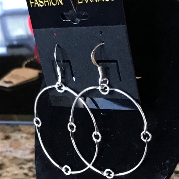 Sterling silver earrings. - Picture 2 of 6